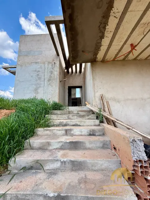 Foto 1 de Casa com 3 quartos à venda, 285m2 em Jardim Centenário, Atibaia - SP