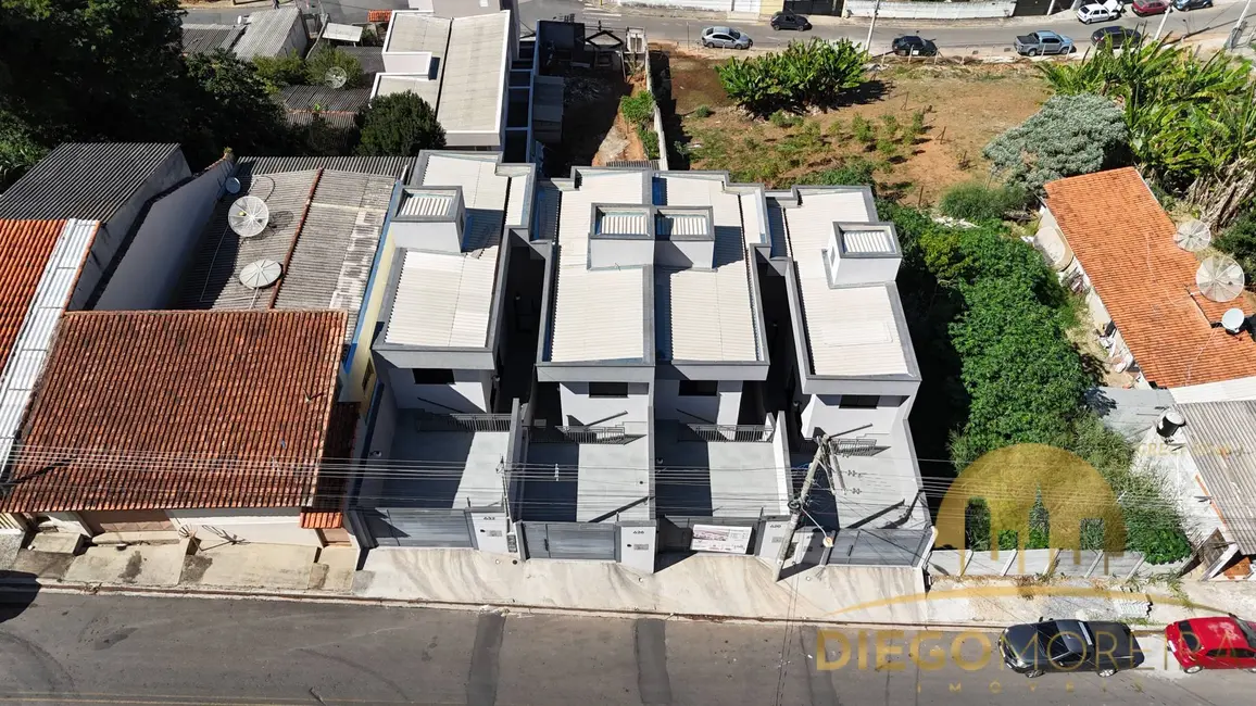 Foto 2 de Casa com 2 quartos à venda, 79m2 em Jardim Imperial, Atibaia - SP