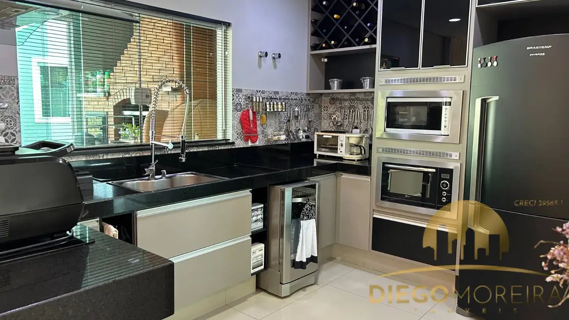 Foto 7 de Casa com 4 quartos à venda, 268m2 em Jardim Floresta, Atibaia - SP