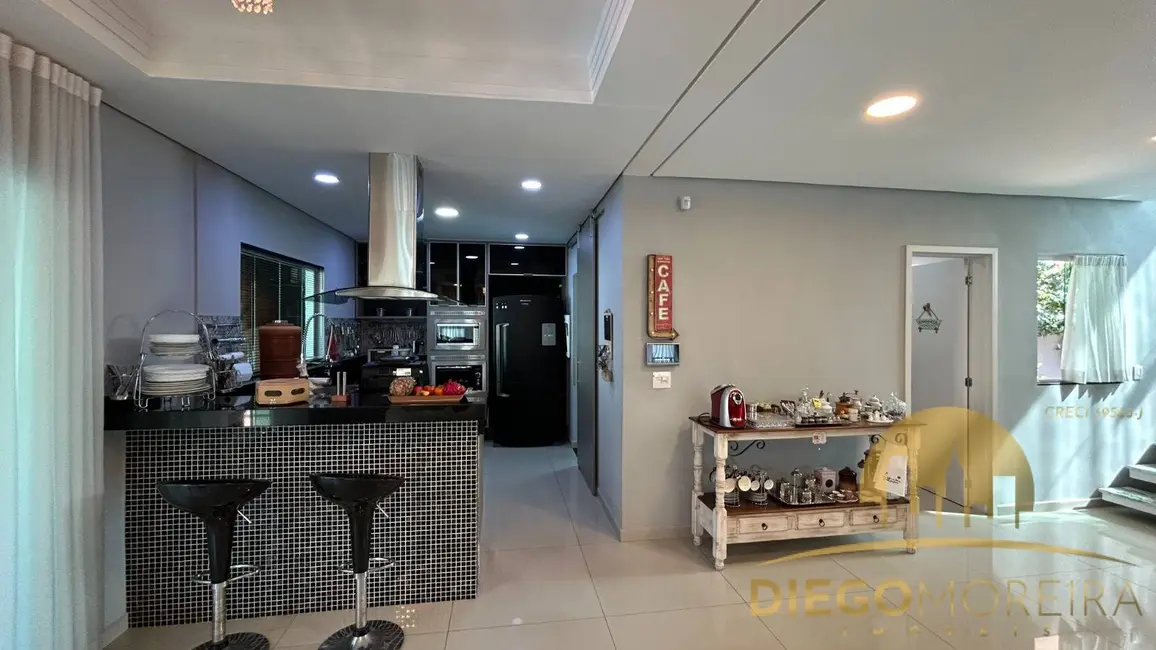 Foto 5 de Casa com 4 quartos à venda, 268m2 em Jardim Floresta, Atibaia - SP