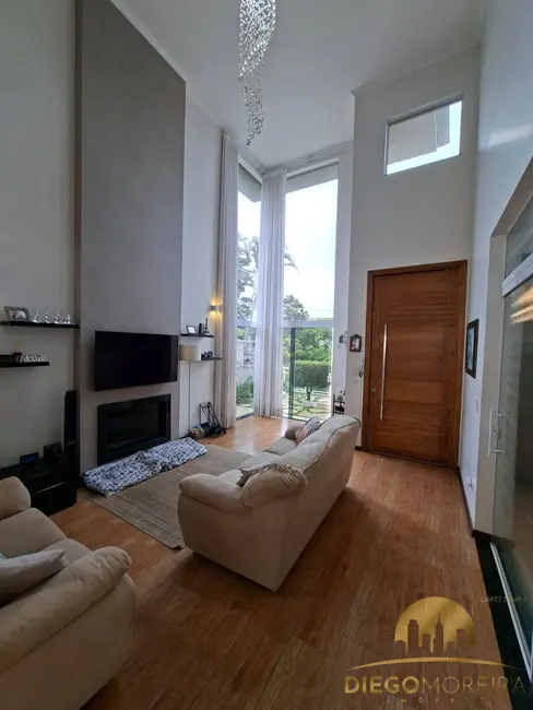 Foto 3 de Casa com 3 quartos à venda, 250m2 em Parque Arco Iris, Atibaia - SP