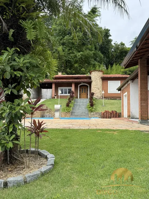 Foto 1 de Chácara com 4 quartos à venda, 1680m2 em Estância Santa Maria do Portão, Atibaia - SP