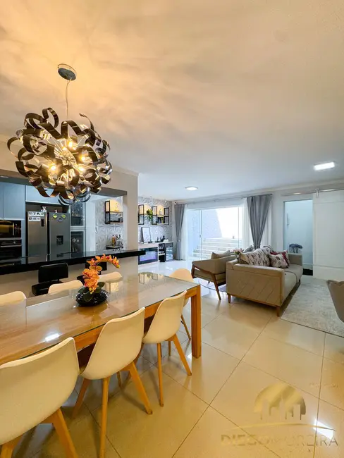 Casa com 4 quartos à venda, 395m2 em Jardim Itaperi, Atibaia - SP - imagem 7 Foto 7 de Casa com 4 quartos à venda, 395m2 em Jardim Itaperi, Atibaia - SP