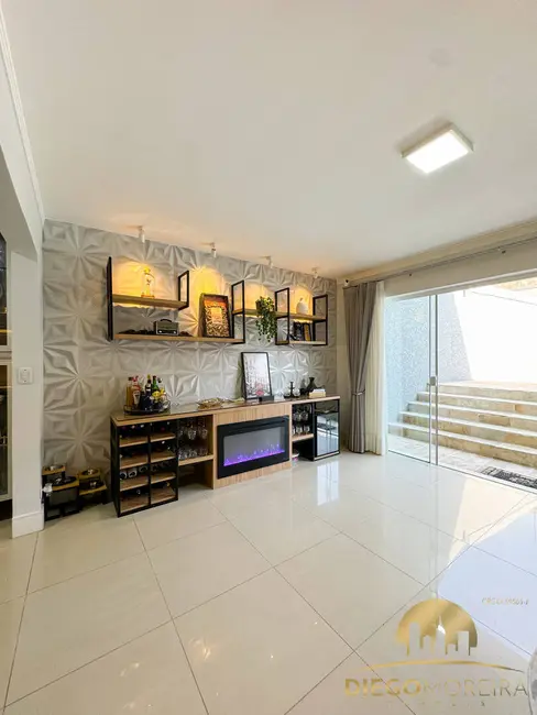 Casa com 4 quartos à venda, 395m2 em Jardim Itaperi, Atibaia - SP - imagem 8 Foto 8 de Casa com 4 quartos à venda, 395m2 em Jardim Itaperi, Atibaia - SP