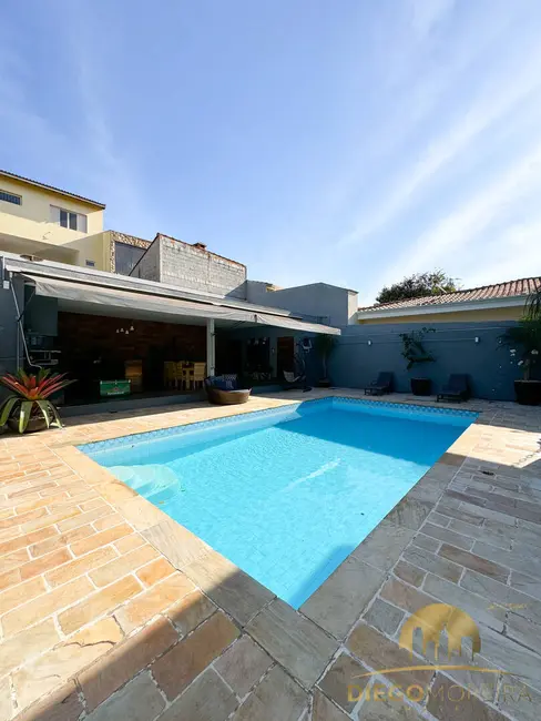 Casa com 4 quartos à venda, 395m2 em Jardim Itaperi, Atibaia - SP - imagem 1 Foto 1 de Casa com 4 quartos à venda, 395m2 em Jardim Itaperi, Atibaia - SP