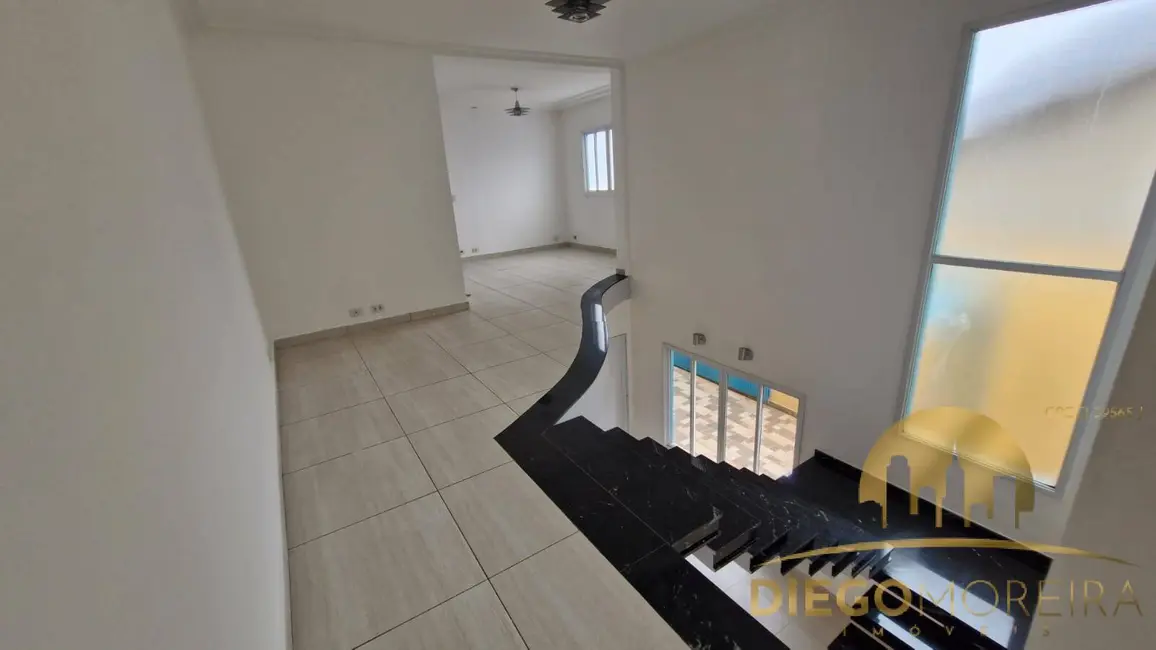 Casa de Condomínio com 3 quartos à venda e para alugar, 255m2 em Mairipora - SP - imagem 9 Foto 9 de Casa de Condomínio com 3 quartos à venda e para alugar, 255m2 em Mairipora - SP