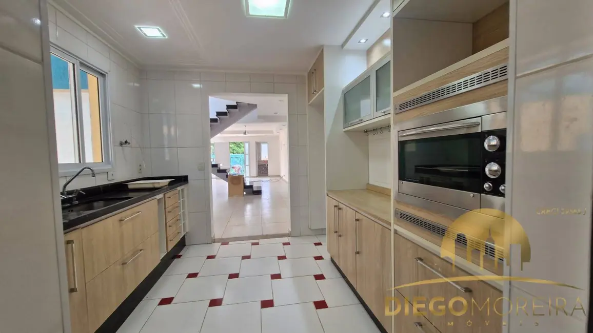 Casa de Condomínio com 3 quartos à venda e para alugar, 255m2 em Mairipora - SP - imagem 4 Foto 4 de Casa de Condomínio com 3 quartos à venda e para alugar, 255m2 em Mairipora - SP