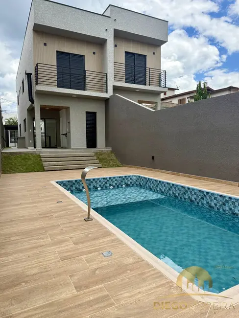 Foto 1 de Casa com 3 quartos à venda e para alugar, 232m2 em Itapetinga, Atibaia - SP