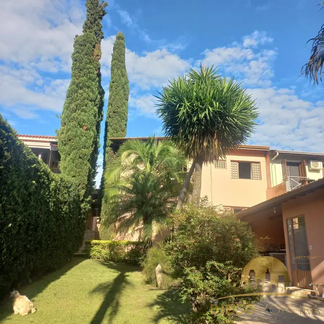 Foto 2 de Casa com 3 quartos à venda, 480m2 em Vila Petrópolis, Atibaia - SP