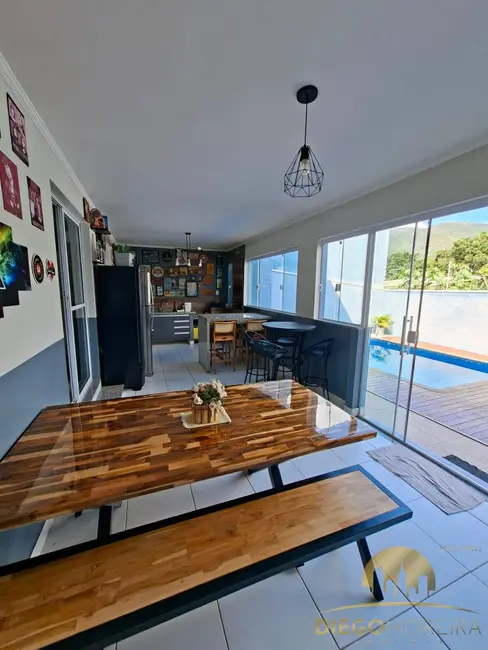 Foto 1 de Casa com 3 quartos à venda, 250m2 em Recreio Maristela, Atibaia - SP