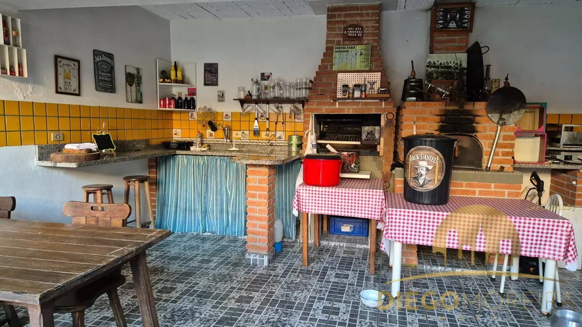 Foto 3 de Casa com 3 quartos à venda, 182m2 em Atibaia Jardim, Atibaia - SP