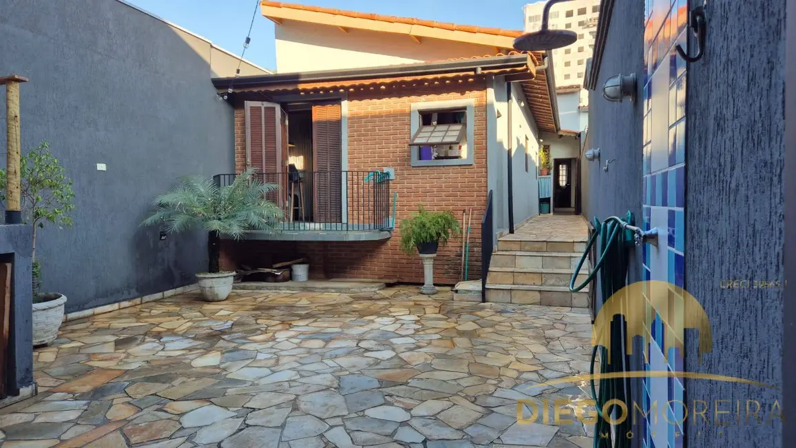 Foto 2 de Casa com 3 quartos à venda, 182m2 em Atibaia Jardim, Atibaia - SP