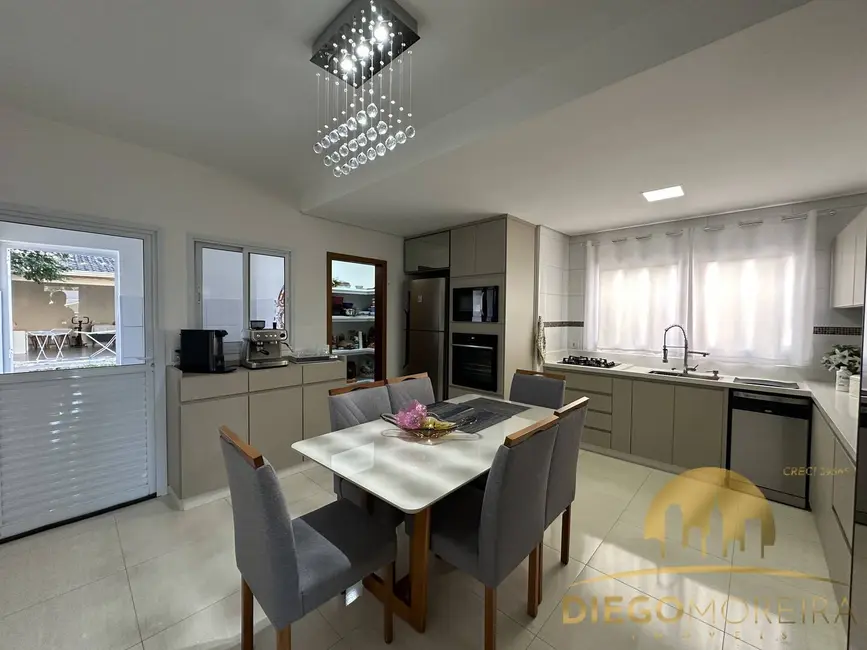 Foto 7 de Casa de Condomínio com 3 quartos à venda, 165m2 em Jardim Estância Brasil, Atibaia - SP