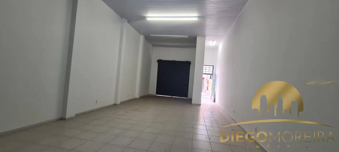 Sala Comercial para alugar, 150m2 em Centro, Atibaia - SP - imagem 2 Foto 2 de Sala Comercial para alugar, 150m2 em Centro, Atibaia - SP