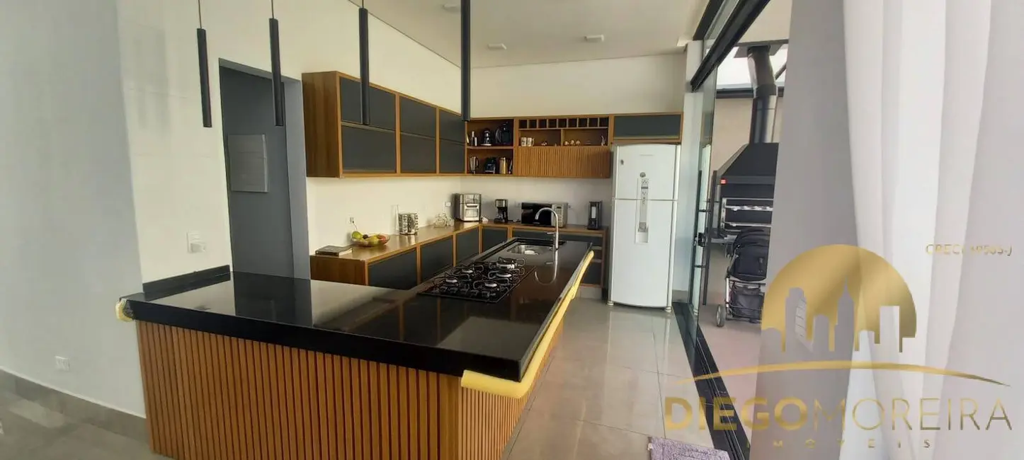Foto 3 de Casa de Condomínio com 3 quartos à venda, 510m2 em Jardim Shangri-Lá, Atibaia - SP