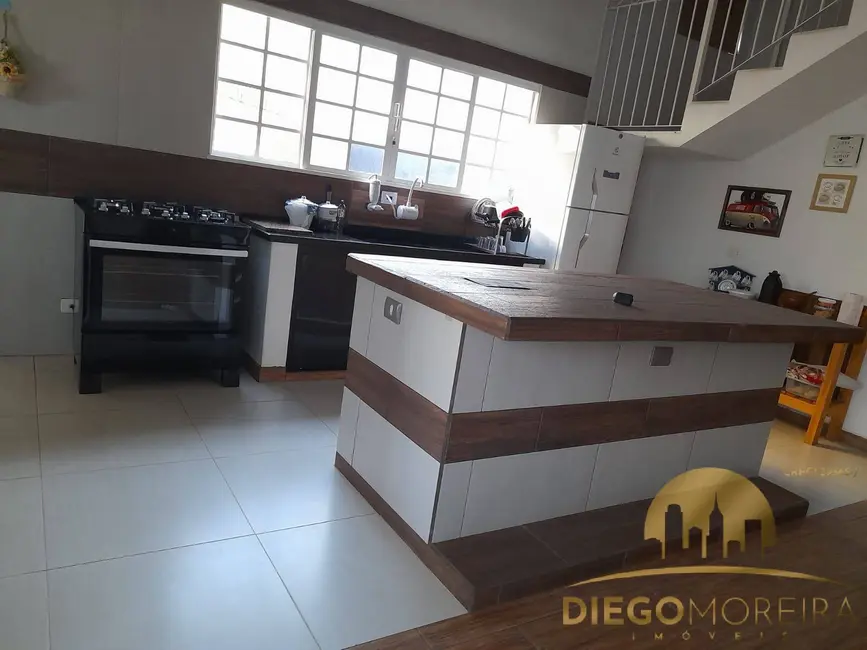 Foto 4 de Casa com 3 quartos à venda, 186m2 em Jardim Maristela, Atibaia - SP