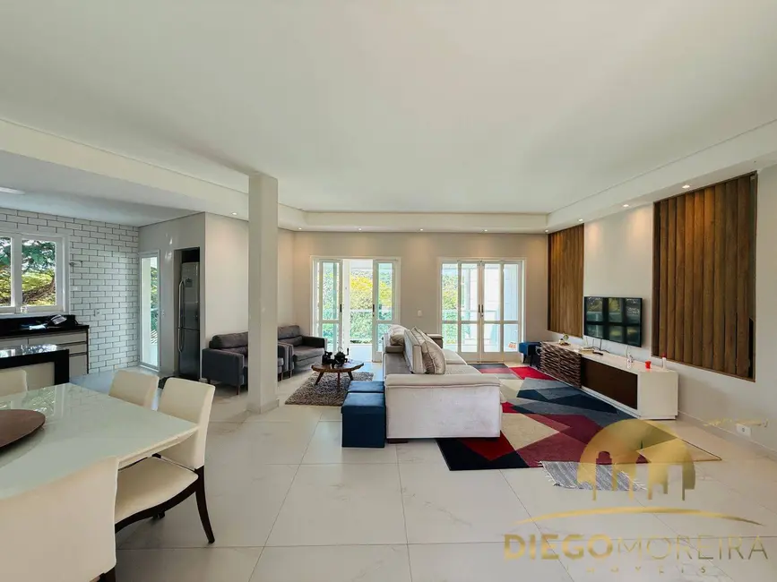 Foto 3 de Casa de Condomínio com 4 quartos à venda, 700m2 em Piracaia - SP