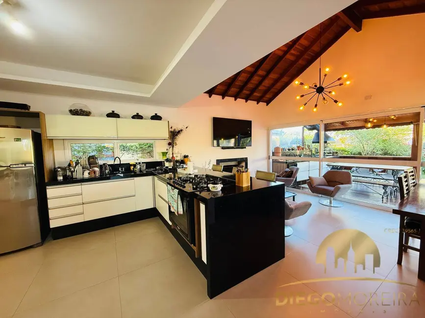 Foto 7 de Casa de Condomínio com 4 quartos à venda, 360m2 em Piracaia - SP