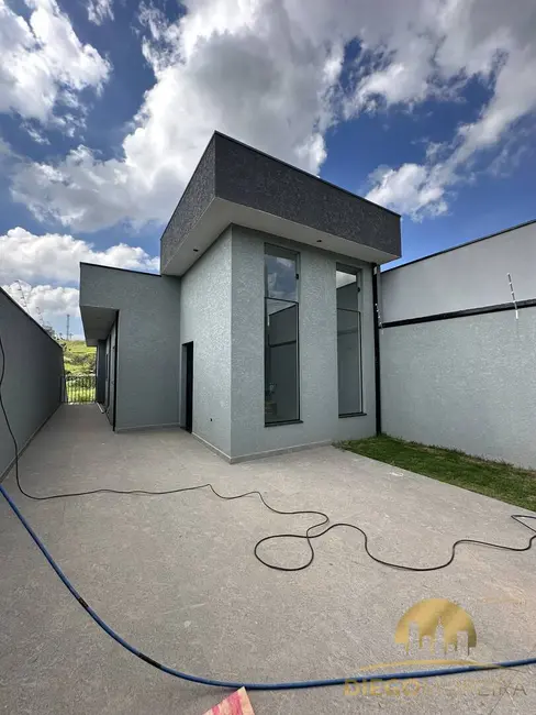 Foto 2 de Casa com 3 quartos à venda, 105m2 em Atibaia - SP