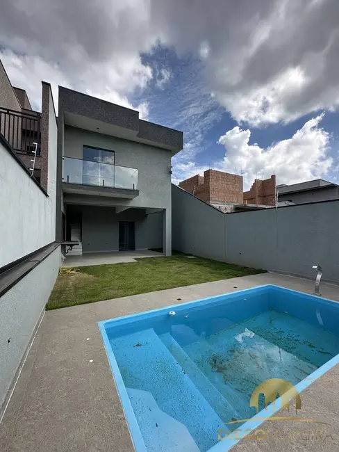 Foto 1 de Casa com 3 quartos à venda, 105m2 em Atibaia - SP