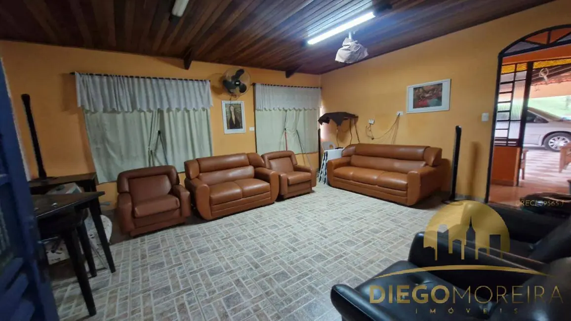 Sítio / Rancho com 3 quartos à venda, 300m2 em Jardim Sinki, Franco Da Rocha - SP - imagem 3 Foto 3 de Sítio / Rancho com 3 quartos à venda, 300m2 em Jardim Sinki, Franco Da Rocha - SP