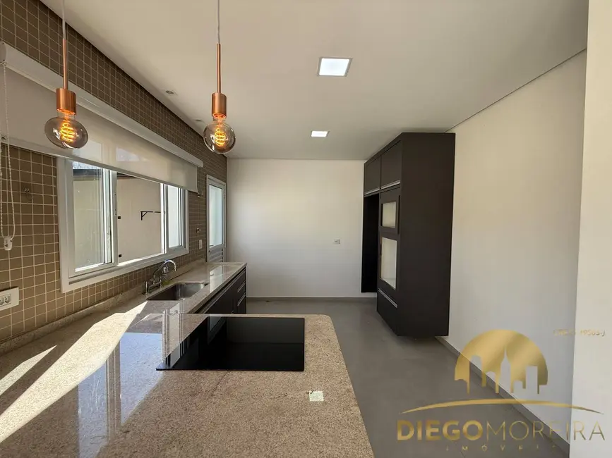 Foto 4 de Casa de Condomínio com 3 quartos à venda, 127m2 em Vila Petrópolis, Atibaia - SP