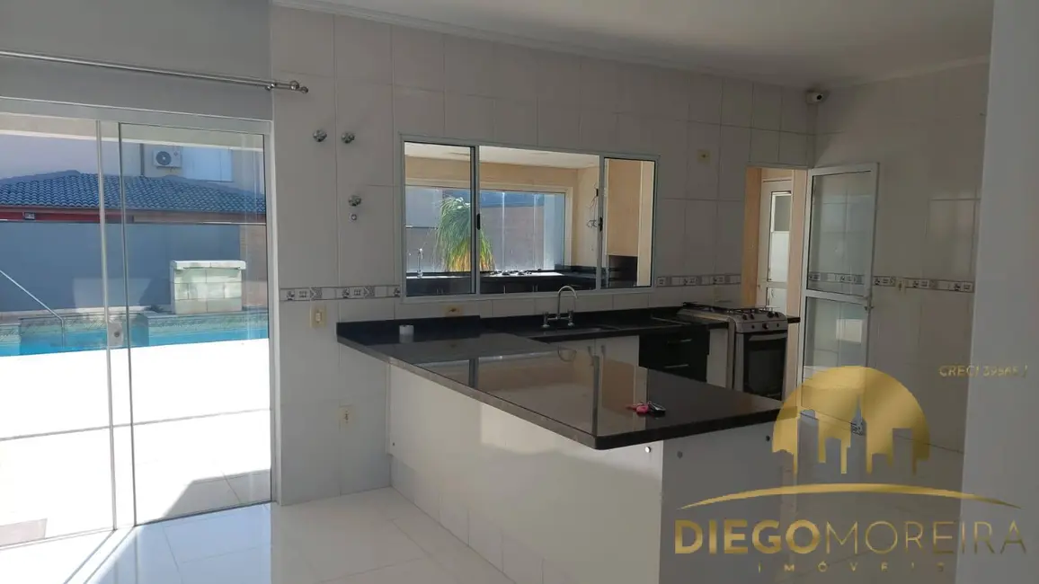 Foto 3 de Casa de Condomínio com 3 quartos à venda, 200m2 em Vila Dom Pedro, Atibaia - SP