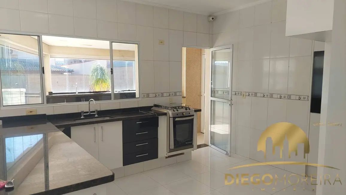 Foto 6 de Casa de Condomínio com 3 quartos à venda, 200m2 em Vila Dom Pedro, Atibaia - SP