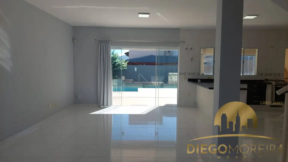 Foto 4 de Casa de Condomínio com 3 quartos à venda, 200m2 em Vila Dom Pedro, Atibaia - SP