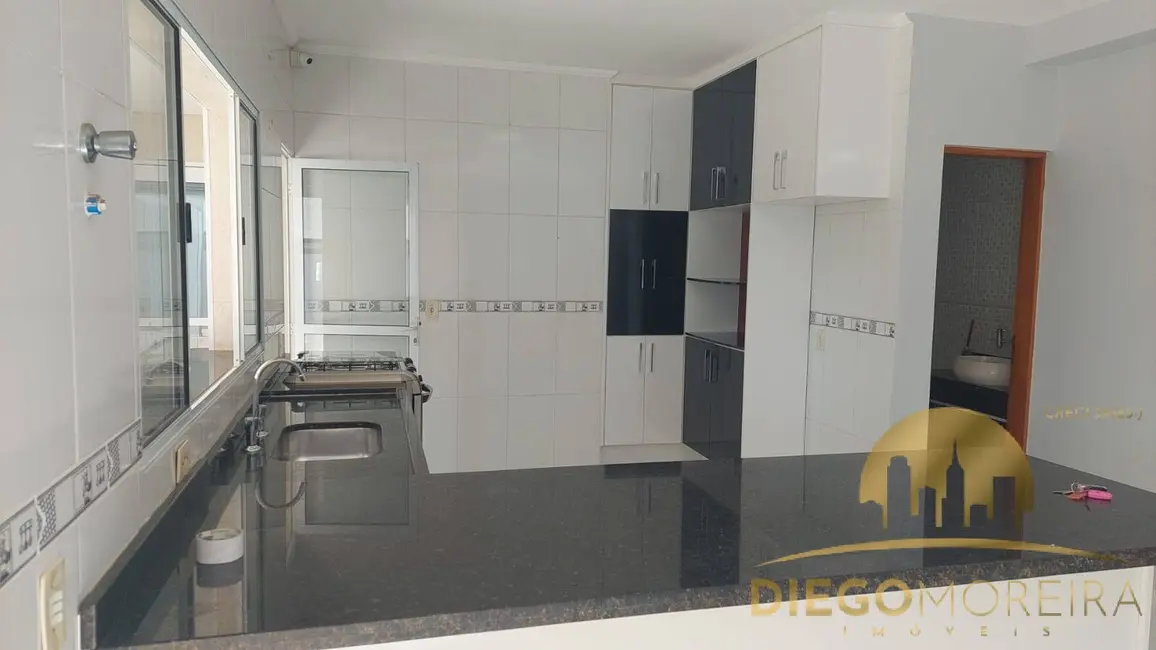 Foto 5 de Casa de Condomínio com 3 quartos à venda, 200m2 em Vila Dom Pedro, Atibaia - SP