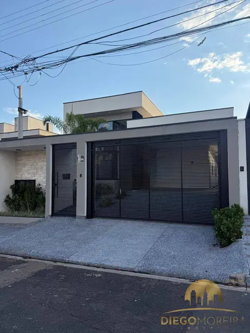 Casa com 3 quartos à venda, 220m2 em Jardim do Lago, Atibaia - SP - imagem 1 Foto 1 de Casa com 3 quartos à venda, 220m2 em Jardim do Lago, Atibaia - SP