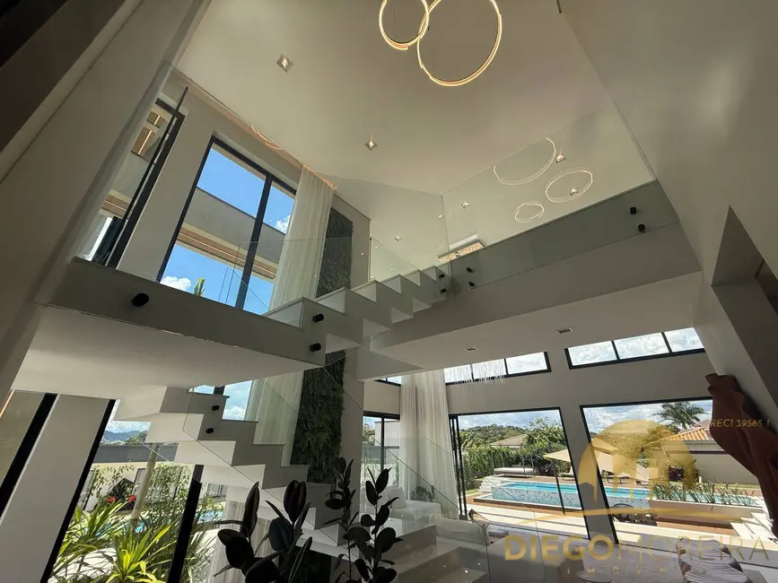 Casa de Condomínio com 5 quartos à venda, 600m2 em Piracaia - SP - imagem 4 Foto 4 de Casa de Condomínio com 5 quartos à venda, 600m2 em Piracaia - SP