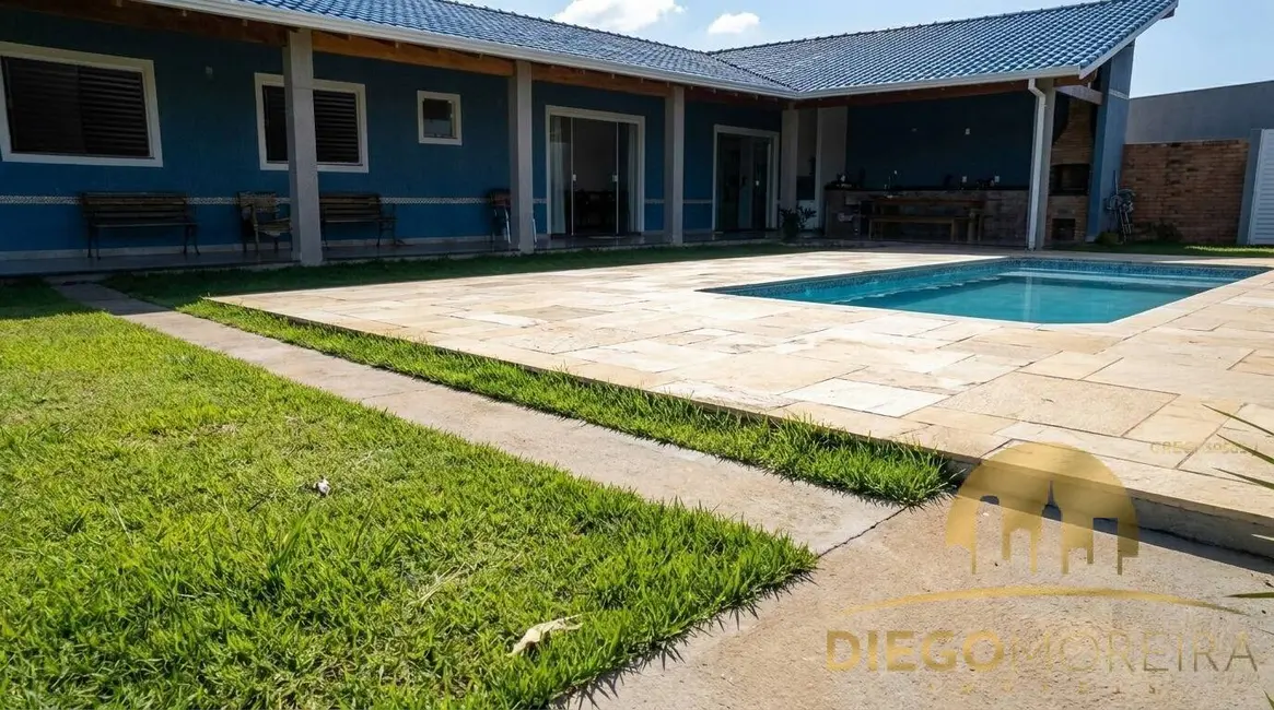 Casa com 2 quartos à venda, 600m2 em Portão, Atibaia - SP - imagem 2 Foto 2 de Casa com 2 quartos à venda, 600m2 em Portão, Atibaia - SP