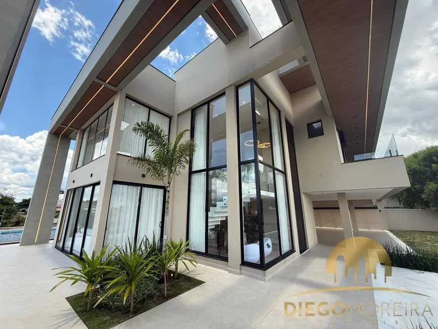 Casa de Condomínio com 5 quartos à venda, 600m2 em Piracaia - SP - imagem 3 Foto 3 de Casa de Condomínio com 5 quartos à venda, 600m2 em Piracaia - SP