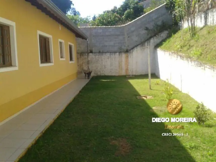 Chácara com 3 quartos à venda, 1000m2 em Piracaia - SP - imagem 4 Foto 4 de Chácara com 3 quartos à venda, 1000m2 em Piracaia - SP