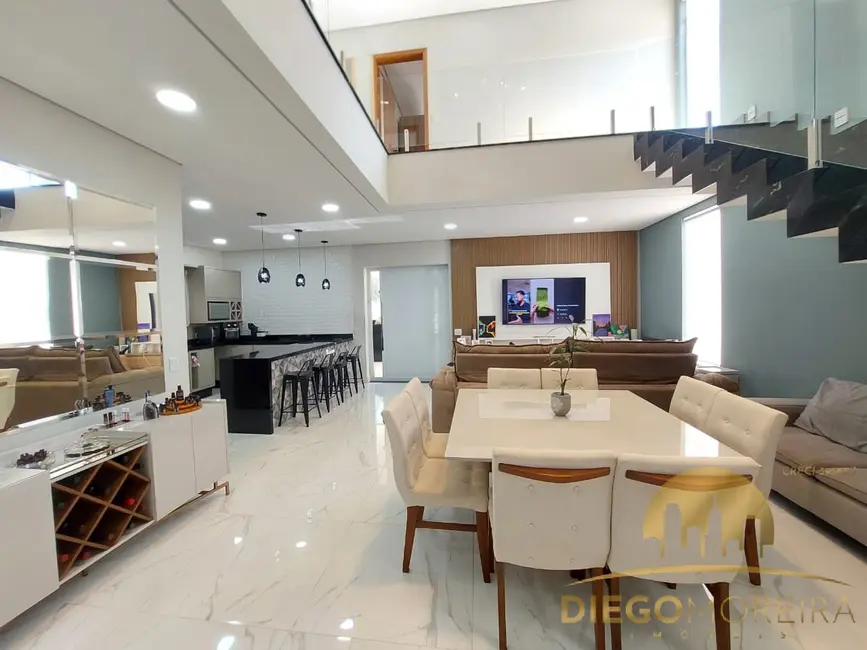 Casa de Condomínio com 3 quartos à venda, 275m2 em Rio Abaixo, Atibaia - SP - imagem 4 Foto 4 de Casa de Condomínio com 3 quartos à venda, 275m2 em Rio Abaixo, Atibaia - SP