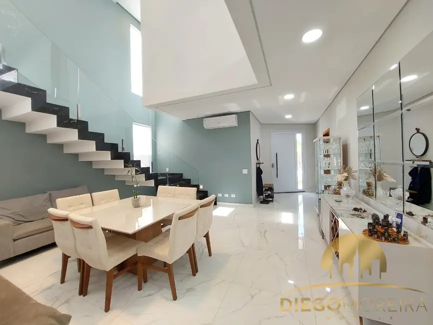 Casa de Condomínio com 3 quartos à venda, 275m2 em Rio Abaixo, Atibaia - SP - imagem 3 Foto 3 de Casa de Condomínio com 3 quartos à venda, 275m2 em Rio Abaixo, Atibaia - SP