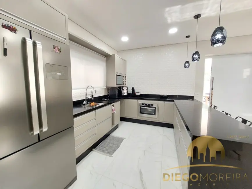 Casa de Condomínio com 3 quartos à venda, 275m2 em Rio Abaixo, Atibaia - SP - imagem 6 Foto 6 de Casa de Condomínio com 3 quartos à venda, 275m2 em Rio Abaixo, Atibaia - SP