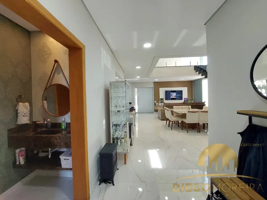 Casa de Condomínio com 3 quartos à venda, 275m2 em Rio Abaixo, Atibaia - SP - imagem 5 Foto 5 de Casa de Condomínio com 3 quartos à venda, 275m2 em Rio Abaixo, Atibaia - SP