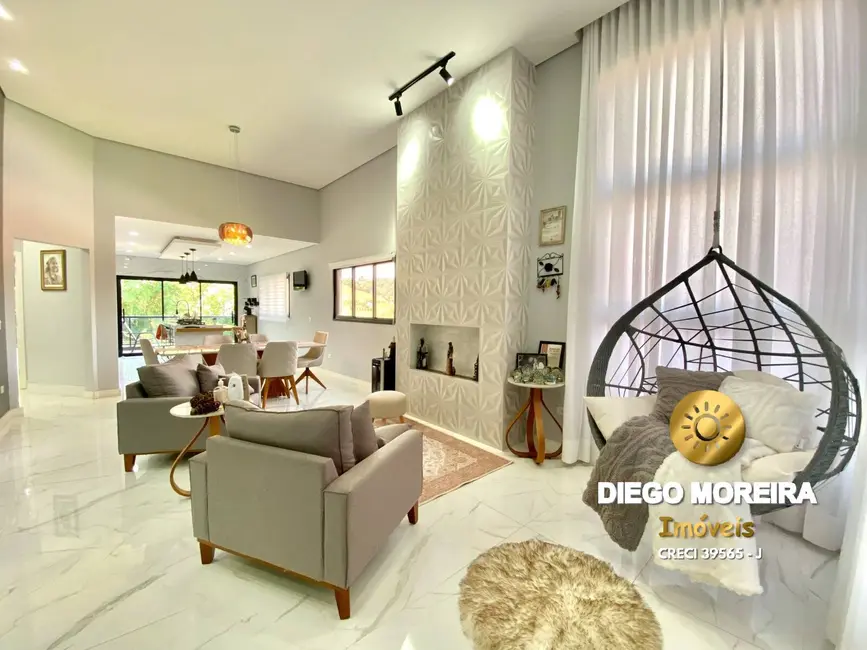 Foto 3 de Casa de Condomínio com 4 quartos à venda, 270m2 em Piracaia - SP