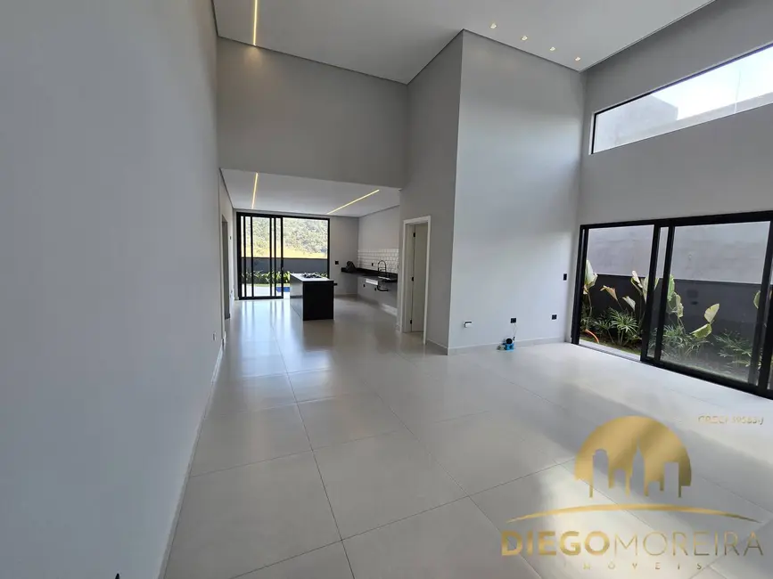 Casa de Condomínio com 3 quartos à venda, 180m2 em Laranja Azeda, Atibaia - SP - imagem 6 Foto 6 de Casa de Condomínio com 3 quartos à venda, 180m2 em Laranja Azeda, Atibaia - SP