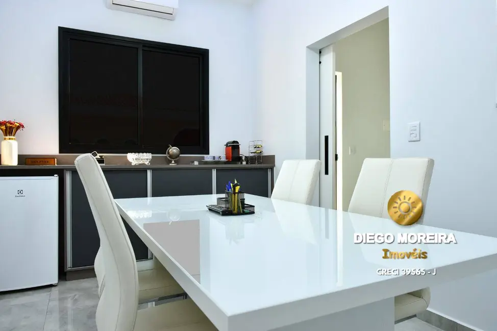 Sala Comercial à venda, 106m2 em Centro, Piracaia - SP - imagem 8 Foto 8 de Sala Comercial à venda, 106m2 em Centro, Piracaia - SP