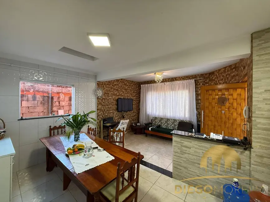 Casa com 3 quartos à venda, 250m2 em Jardim das Palmeiras, Atibaia - SP - imagem 8 Foto 8 de Casa com 3 quartos à venda, 250m2 em Jardim das Palmeiras, Atibaia - SP