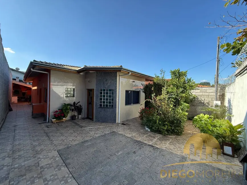 Casa com 3 quartos à venda, 250m2 em Jardim das Palmeiras, Atibaia - SP - imagem 1 Foto 1 de Casa com 3 quartos à venda, 250m2 em Jardim das Palmeiras, Atibaia - SP