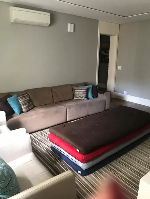 Apartamento com 3 quartos à venda, 243m2 em Alphaville Centro Industrial e Empresarial Alphaville, Barueri - SP - imagem 7 Foto 7 de Apartamento com 3 quartos à venda, 243m2 em Alphaville Centro Industrial e Empresarial Alphaville, Barueri - SP