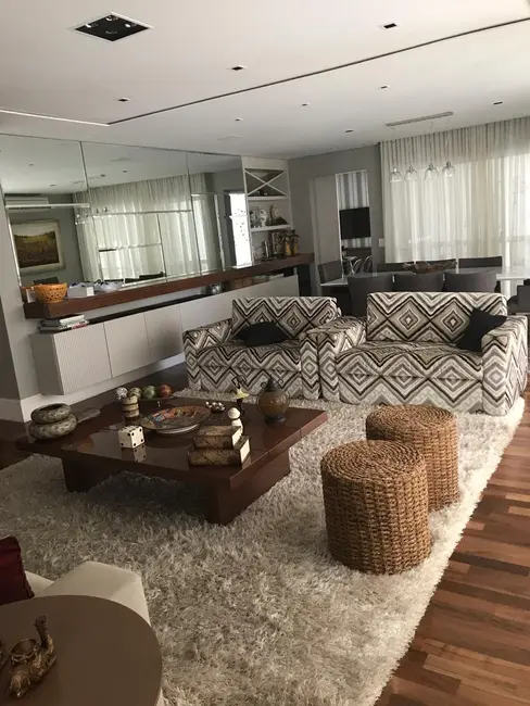 Apartamento com 3 quartos à venda, 243m2 em Alphaville Centro Industrial e Empresarial Alphaville, Barueri - SP - imagem 4 Foto 4 de Apartamento com 3 quartos à venda, 243m2 em Alphaville Centro Industrial e Empresarial Alphaville, Barueri - SP