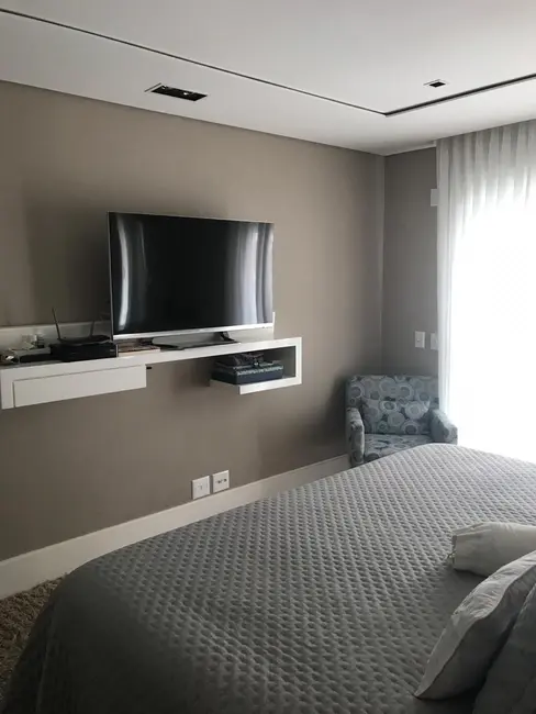 Apartamento com 3 quartos à venda, 243m2 em Alphaville Centro Industrial e Empresarial Alphaville, Barueri - SP - imagem 9 Foto 9 de Apartamento com 3 quartos à venda, 243m2 em Alphaville Centro Industrial e Empresarial Alphaville, Barueri - SP