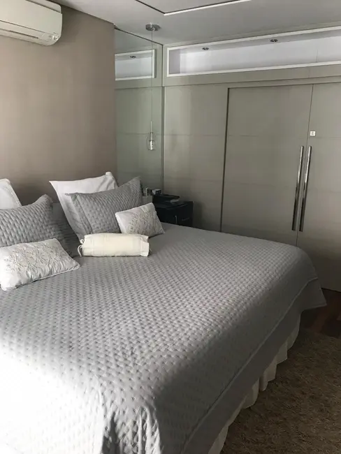 Apartamento com 3 quartos à venda, 243m2 em Alphaville Centro Industrial e Empresarial Alphaville, Barueri - SP - imagem 8 Foto 8 de Apartamento com 3 quartos à venda, 243m2 em Alphaville Centro Industrial e Empresarial Alphaville, Barueri - SP