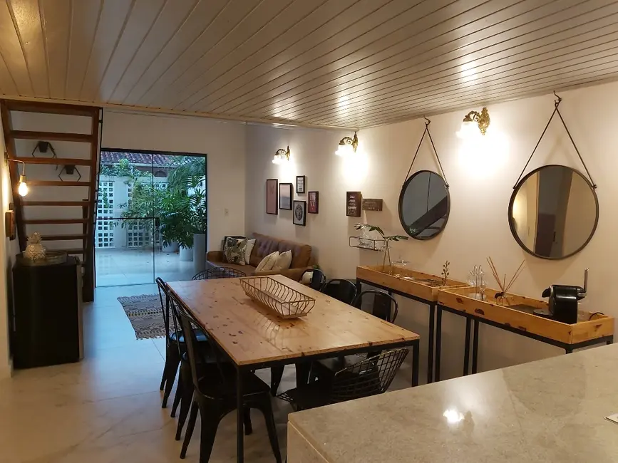 Foto 5 de Casa de Condomínio com 4 quartos à venda e para alugar, 110m2 em Sao Sebastiao - SP