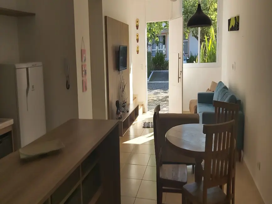 Foto 3 de Casa de Condomínio com 3 quartos à venda e para alugar, 140m2 em Sao Sebastiao - SP